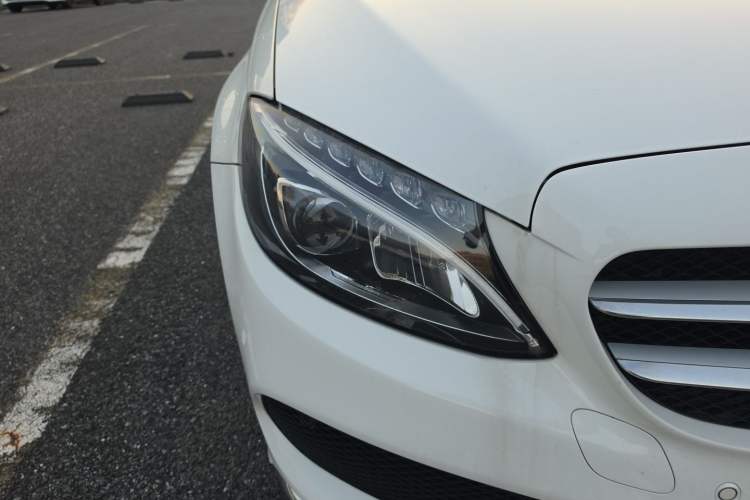 Used Mercedes-Benz C-Class 2018 C 180 L Fashion Edition Sport Version Right Front Headlight