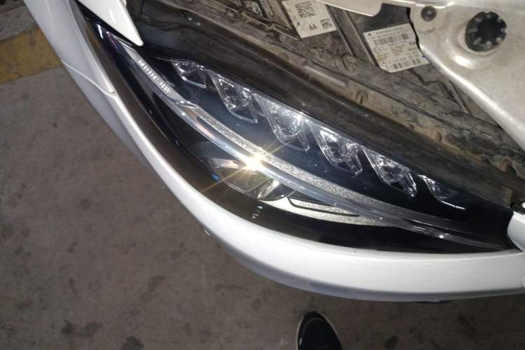 Used Mercedes-Benz C-Class 2018 C 200 L Sport Edition Right Front Headlight