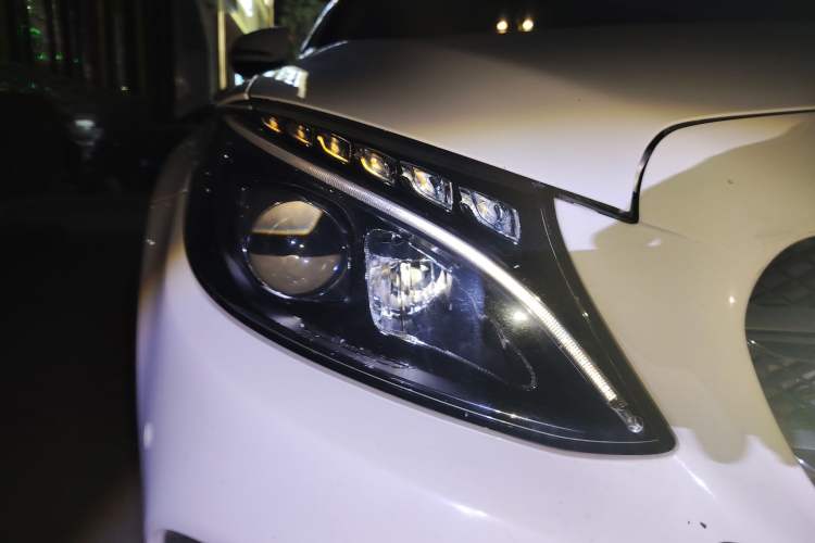 Used Mercedes-Benz C-Class 2018 C 180 L Fashion Edition Sport Version Right Front Headlight
