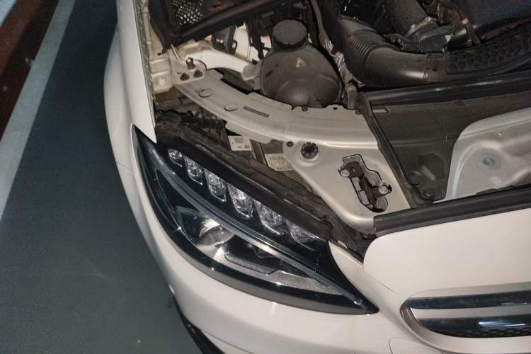 Used Mercedes-Benz C-Class 2018 C 200 L Sport Edition Right Front Headlight