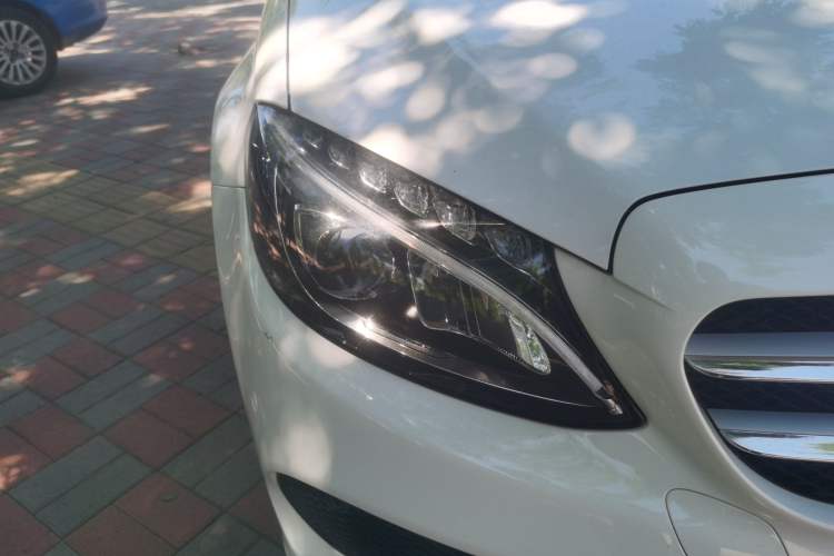 Used Mercedes-Benz C-Class 2018 C 180 L Fashion Edition Sport Version Right Front Headlight