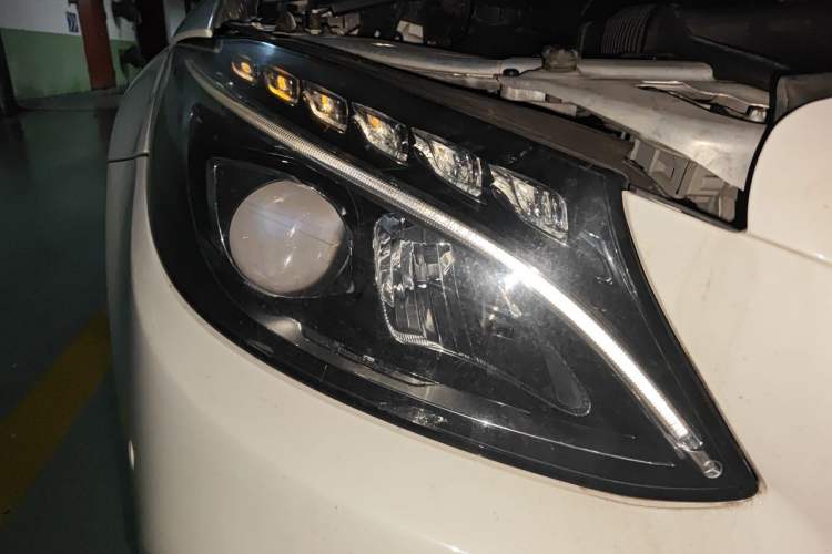 Used Mercedes-Benz C-Class 2018 C 200 L Sport Edition Right Front Headlight