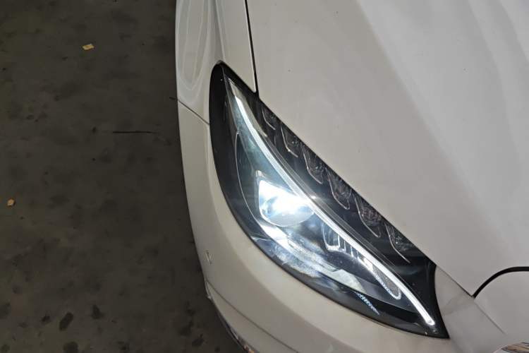 Used Mercedes-Benz C-Class 2018 C 200 L Sport Edition Right Front Headlight