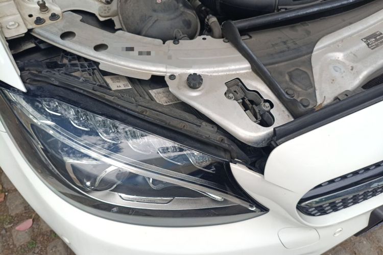 Used Mercedes-Benz C-Class 2018 C 180 L Fashion Edition Sport Version Right Front Headlight