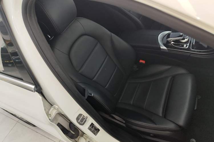 Used Mercedes-Benz C-Class 2018 C 180 L Fashion Edition Sport Version Right Front Seat