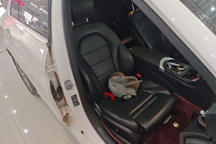 Used Mercedes-Benz C-Class 2018 C 180 L Fashion Edition Sport Version Right Front Seat