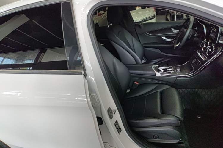 Used Mercedes-Benz C-Class 2018 C 180 L Fashion Edition Sport Version Right Front Seat