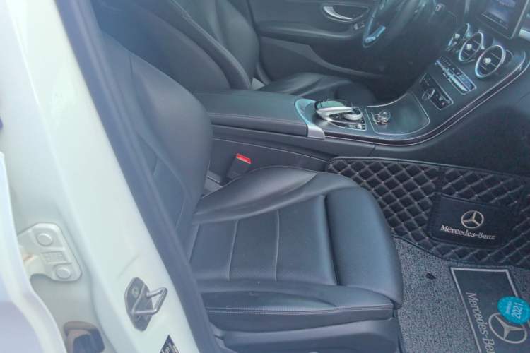 Used Mercedes-Benz C-Class 2018 C 180 L Fashion Edition Sport Version Right Front Seat