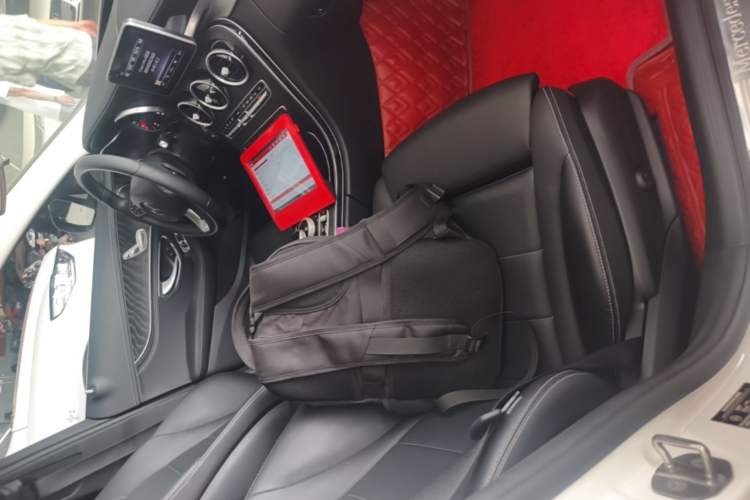 Used Mercedes-Benz C-Class 2018 C 180 L Fashion Edition Sport Version Right Front Seat