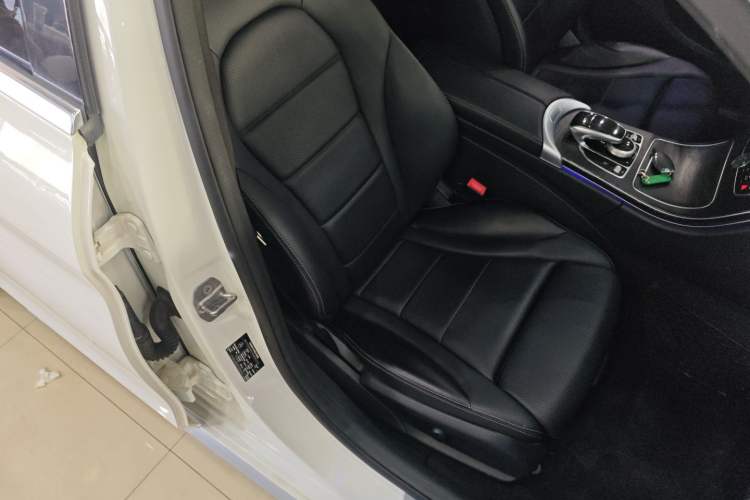Used Mercedes-Benz C-Class 2018 C 180 L Dynamic Sports Edition Right Front Seat