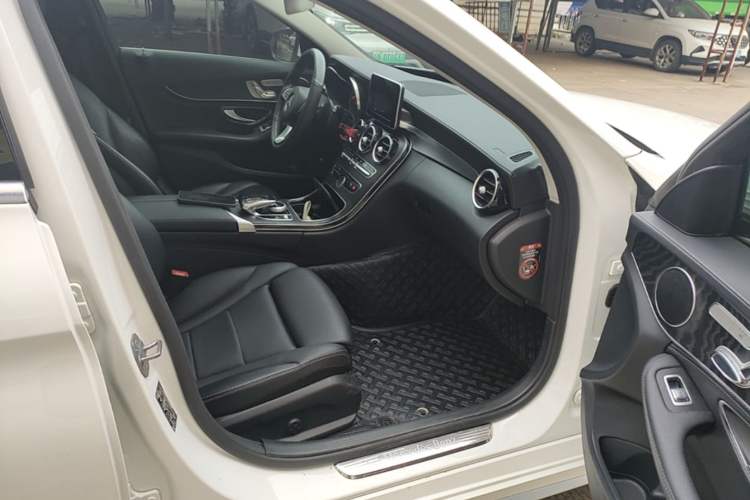 Used Mercedes-Benz C-Class 2018 C 200 L Sport Edition Right Front Seat