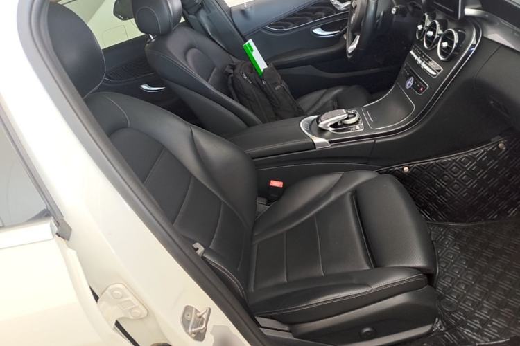 Used Mercedes-Benz C-Class 2018 C 180 L Fashion Edition Sport Version Right Front Seat