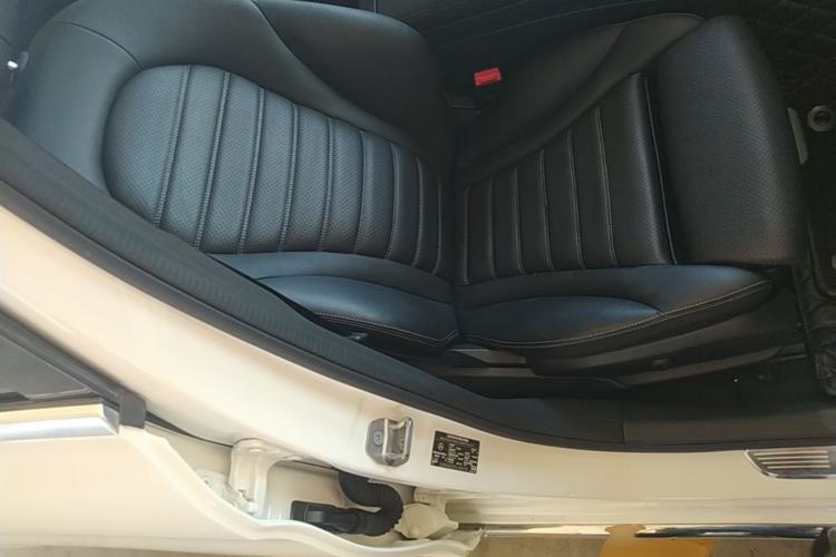 Used Mercedes-Benz C-Class 2018 C 200 L Right Front Seat