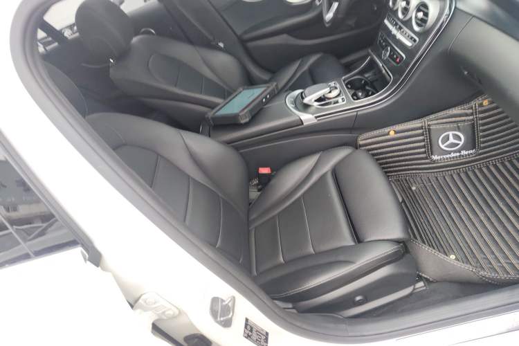 Used Mercedes-Benz C-Class 2018 C 200 Estate Right Front Seat