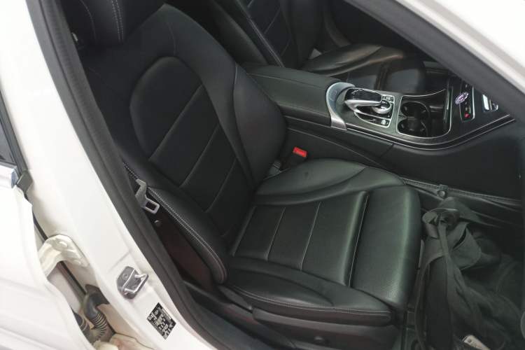 Used Mercedes-Benz C-Class 2018 C 180 L Fashion Edition Sport Version Right Front Seat