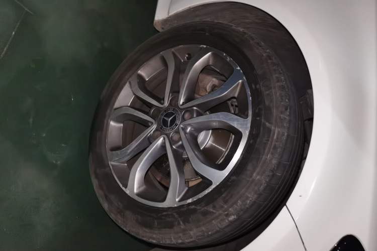 Used Mercedes-Benz C-Class 2018 C 180 L Fashion Edition Sport Version Right Front Wheel Hub