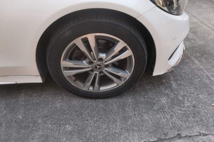 Used Mercedes-Benz C-Class 2018 C 200 L Sport Edition Right Front Wheel Hub