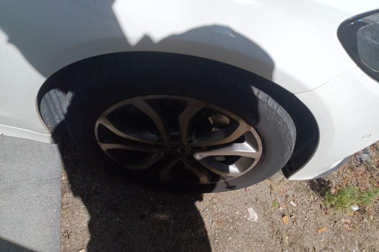 Used Mercedes-Benz C-Class 2018 C 180 L Dynamic Sports Edition Right Front Wheel Hub