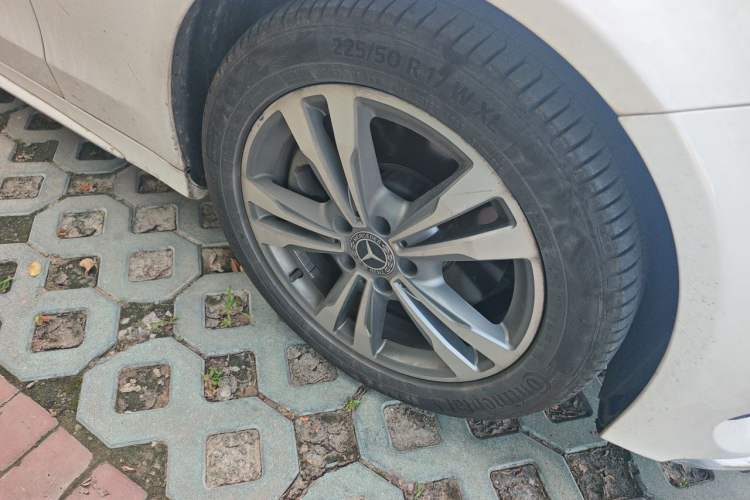 Used Mercedes-Benz C-Class 2018 C 200 L Sport Edition Right Front Wheel Hub
