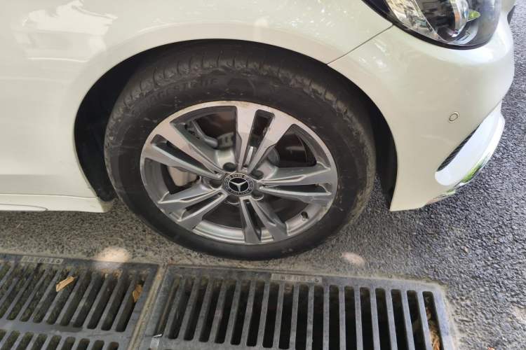 Used Mercedes-Benz C-Class 2018 C 200 L Sport Edition Right Front Wheel Hub