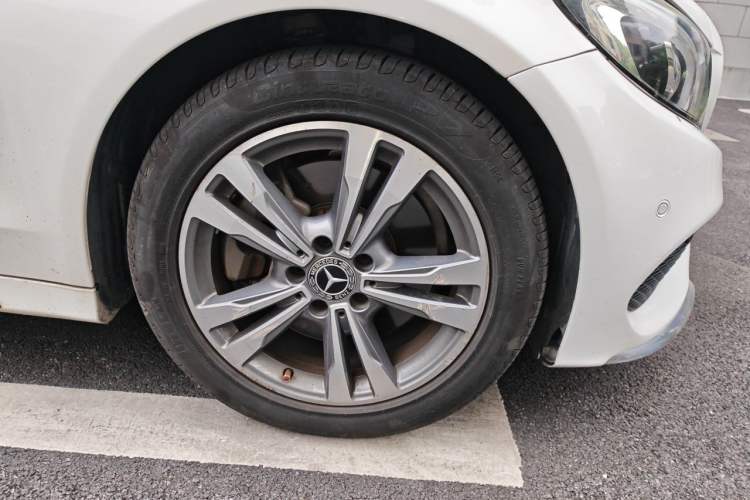 Used Mercedes-Benz C-Class 2018 C 200 L Sport Edition Right Front Wheel Hub
