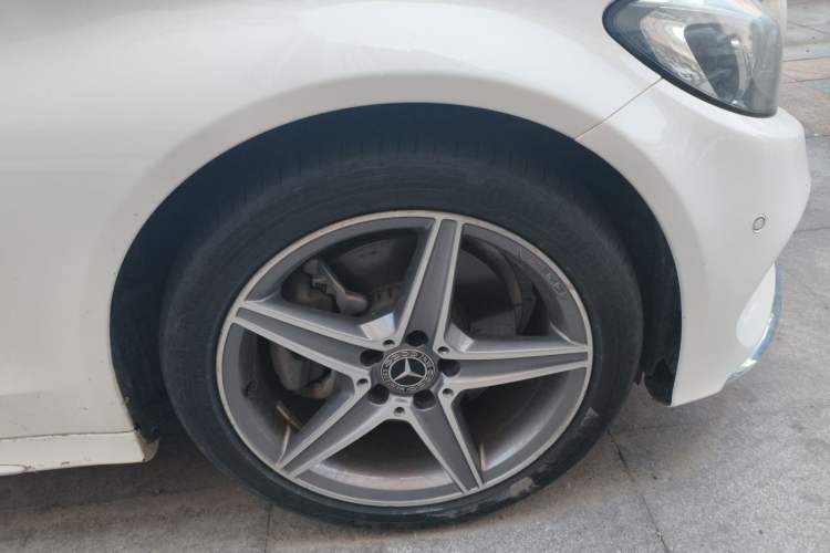 Used Mercedes-Benz C-Class 2018 C 200 L Sport Edition Achievement Special Edition Right Front Wheel Hub