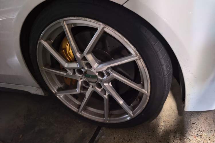Used Mercedes-Benz C-Class 2018 C 200 Sport Edition Right Front Wheel Hub
