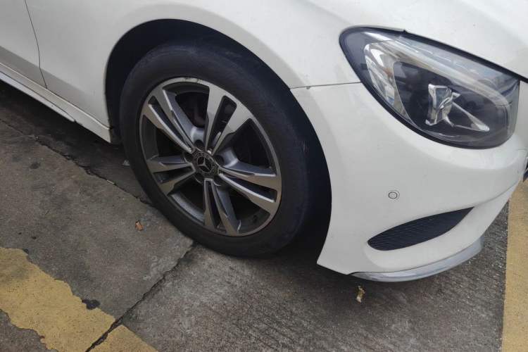Used Mercedes-Benz C-Class 2018 C 200 L Sport Edition Right Front Wheel Hub