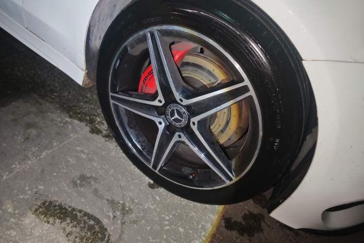 Used Mercedes-Benz C-Class 2018 C 200 Coupe Right Front Wheel Hub