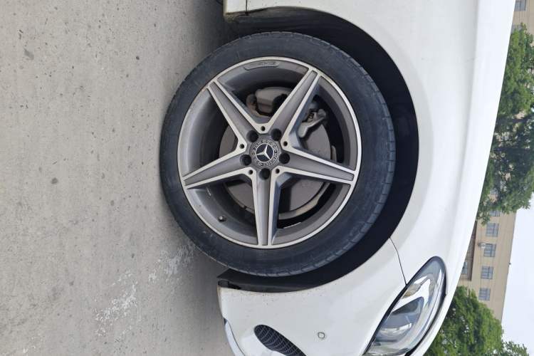 Used Mercedes-Benz C-Class 2018 C 200 L Sport Edition Achievement Special Edition Right Front Wheel Hub