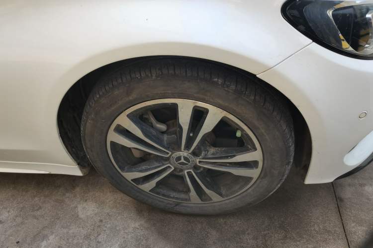 Used Mercedes-Benz C-Class 2018 C 200 Sport Edition Right Front Wheel Hub