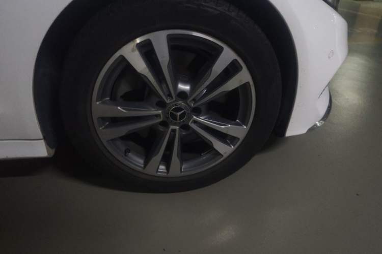 Used Mercedes-Benz C-Class 2018 C 200 L Sport Edition Right Front Wheel Hub