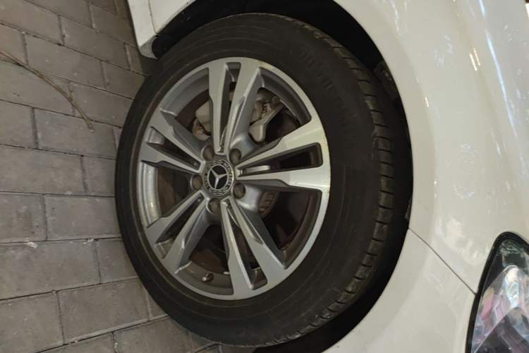Used Mercedes-Benz C-Class 2018 C 200 L Sport Edition Right Front Wheel Hub