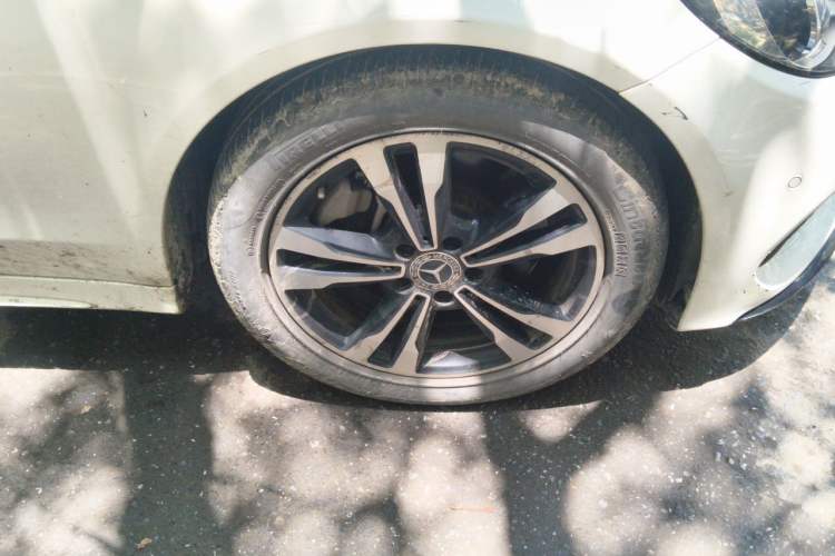 Used Mercedes-Benz C-Class 2018 C 200 Sport Edition Right Front Wheel Hub