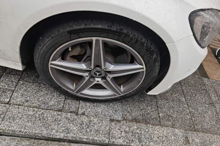 Used Mercedes-Benz C-Class 2018 C 200 L Sport Edition Achievement Special Edition Right Front Wheel Hub