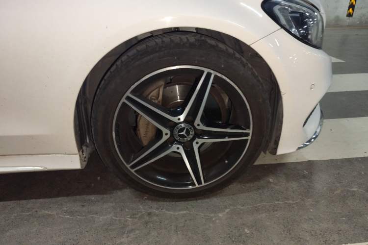 Used Mercedes-Benz C-Class 2018 C 200 Coupe Right Front Wheel Hub