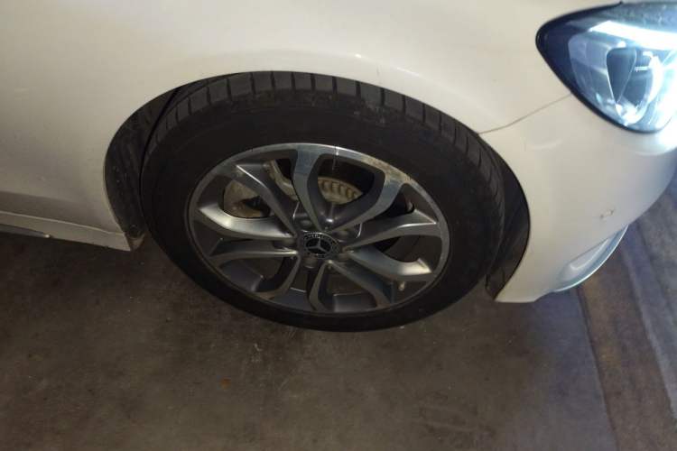 Used Mercedes-Benz C-Class 2018 C 180 L Fashion Edition Sport Version Right Front Wheel Hub