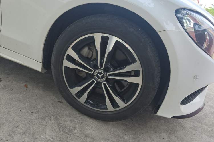 Used Mercedes-Benz C-Class 2018 C 200 Sport Edition Right Front Wheel Hub