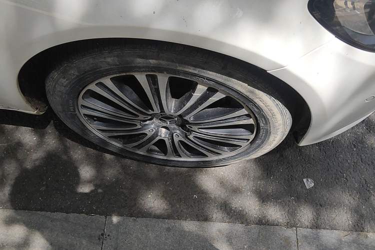 Used Mercedes-Benz C-Class 2018 C 200 L Right Front Wheel Hub