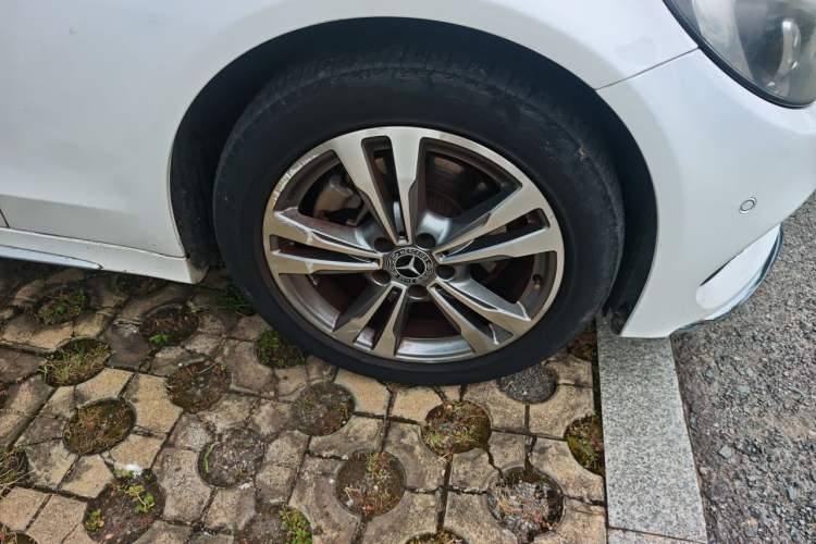 Used Mercedes-Benz C-Class 2018 C 200 L Sport Edition Right Front Wheel Hub