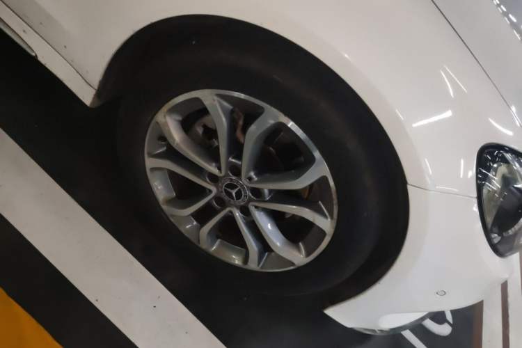 Used Mercedes-Benz C-Class 2018 C 180 L Fashion Edition Sport Version Right Front Wheel Hub