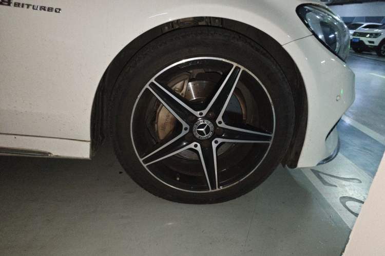 Used Mercedes-Benz C-Class 2018 C 200 Coupe Right Front Wheel Hub