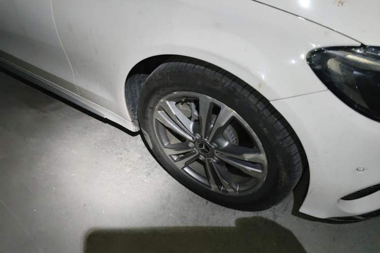 Used Mercedes-Benz C-Class 2018 C 200 L Sport Edition Right Front Wheel Hub