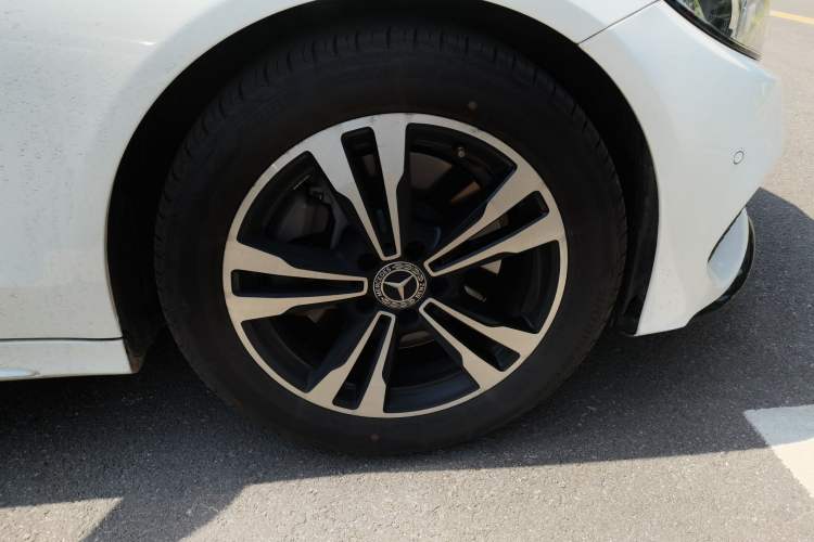 Used Mercedes-Benz C-Class 2018 C 200 Sport Edition Right Front Wheel Hub