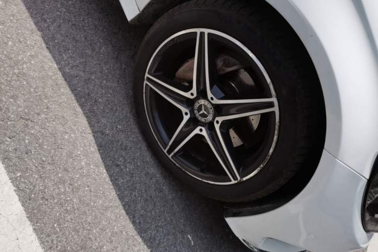 Used Mercedes-Benz C-Class 2018 C 200 Coupe Right Front Wheel Hub