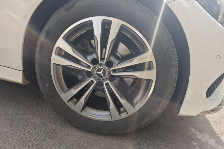 Used Mercedes-Benz C-Class 2018 C 200 L Sport Edition Right Front Wheel Hub