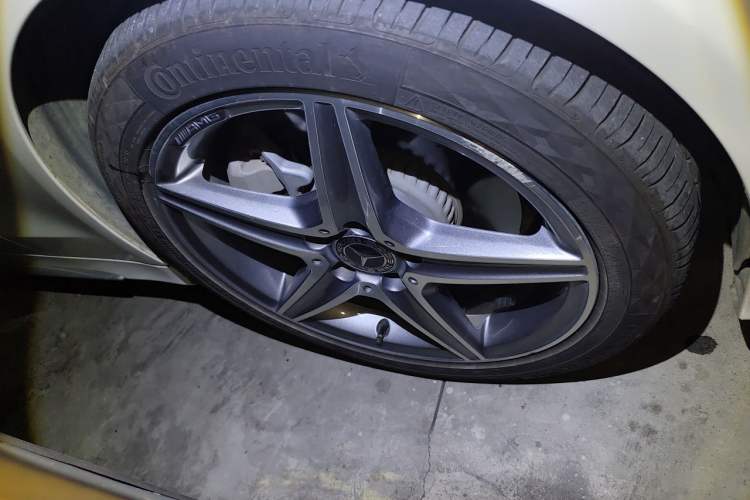 Used Mercedes-Benz C-Class 2018 C 200 L Sport Edition Achievement Special Edition Right Front Wheel Hub