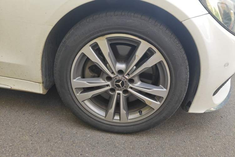 Used Mercedes-Benz C-Class 2018 C 200 L Sport Edition Right Front Wheel Hub