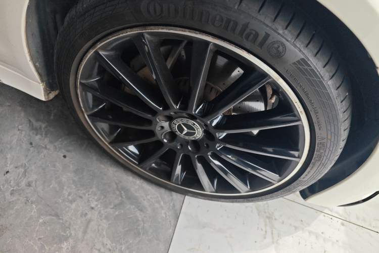 Used Mercedes-Benz C-Class 2018 C 300 Coupe Night Edition Right Front Wheel Hub
