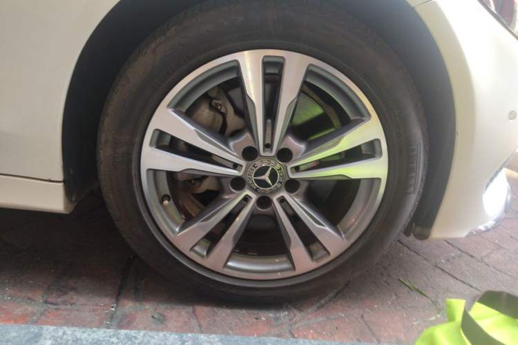 Used Mercedes-Benz C-Class 2018 C 200 L Sport Edition Right Front Wheel Hub